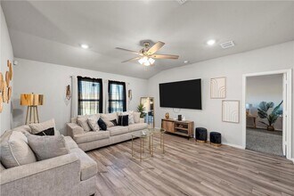 7009 Llano Dr in China Spring, TX - Building Photo - Building Photo