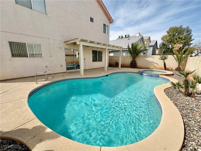 7216 Winding Creek Dr in Las Vegas, NV - Building Photo - Building Photo