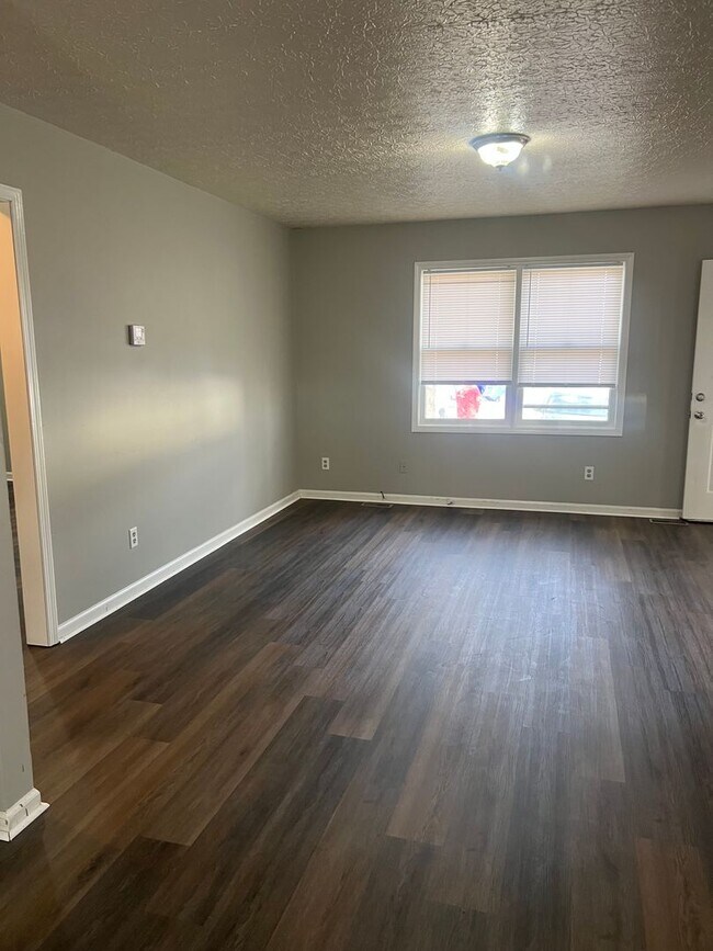 101 John Paul Rd in Russellville, KY - Building Photo - Building Photo