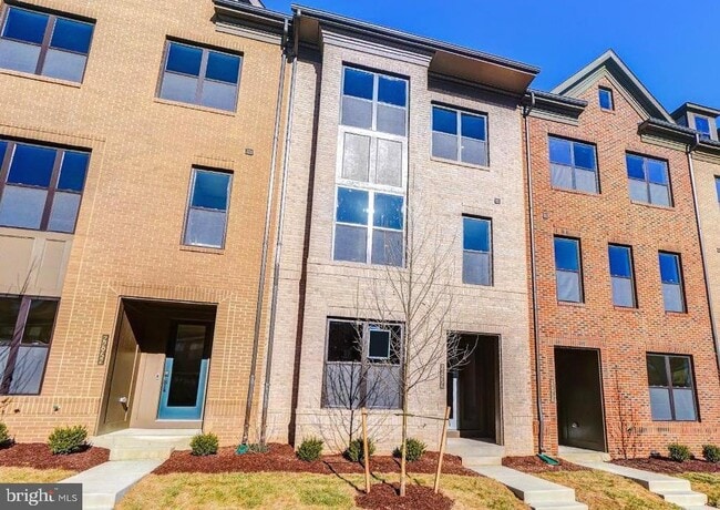 property at 22954 Sullivans Cove Sq