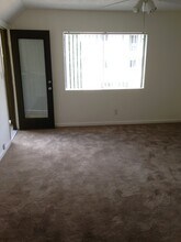 7405 Charmant Dr-Unit -UNIT 2227 in San Diego, CA - Foto de edificio - Building Photo