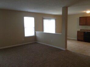 8039 Red Barn Ct in Indianapolis, IN - Building Photo - Building Photo