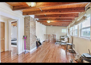 7927 Oak St, Unit Main House in New Orleans, LA - Foto de edificio - Building Photo