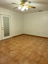 5780 SW 59th Pl in South Miami, FL - Foto de edificio - Building Photo