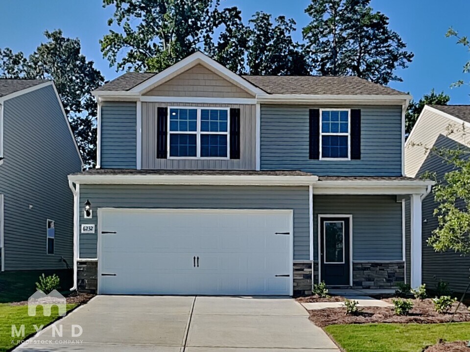 6232 Lowe Ln in Charlotte, NC - Building Photo