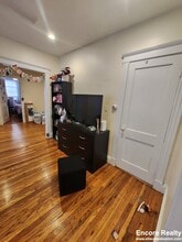 208 Kelton St, Unit 3 in Boston, MA - Building Photo - Building Photo
