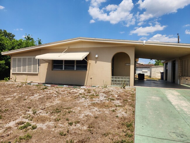 property at 324 Canyon Dr N