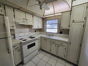 1711 NW 46th Ave in Lauderhill, FL - Building Photo - Building Photo