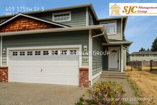 409 175th St S in Spanaway, WA - Building Photo