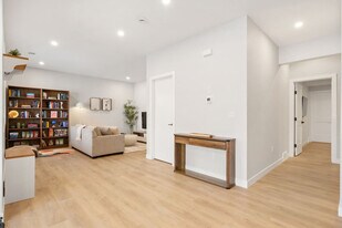 140 S Shr Vw, Unit SI ID1314518P in Chestermere, AB - Building Photo