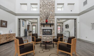 1350 Skyline Rd in Grand Prairie, TX - Building Photo - Building Photo