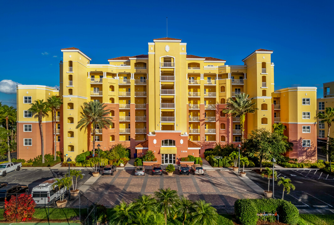 Laguna at Riviera Dunes in Palmetto, FL - Building Photo