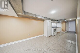 282 Ossington Ave in Toronto, ON - Building Photo - Building Photo