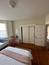 1563 Beacon St, Unit 5 in Brookline, MA - Foto de edificio - Building Photo