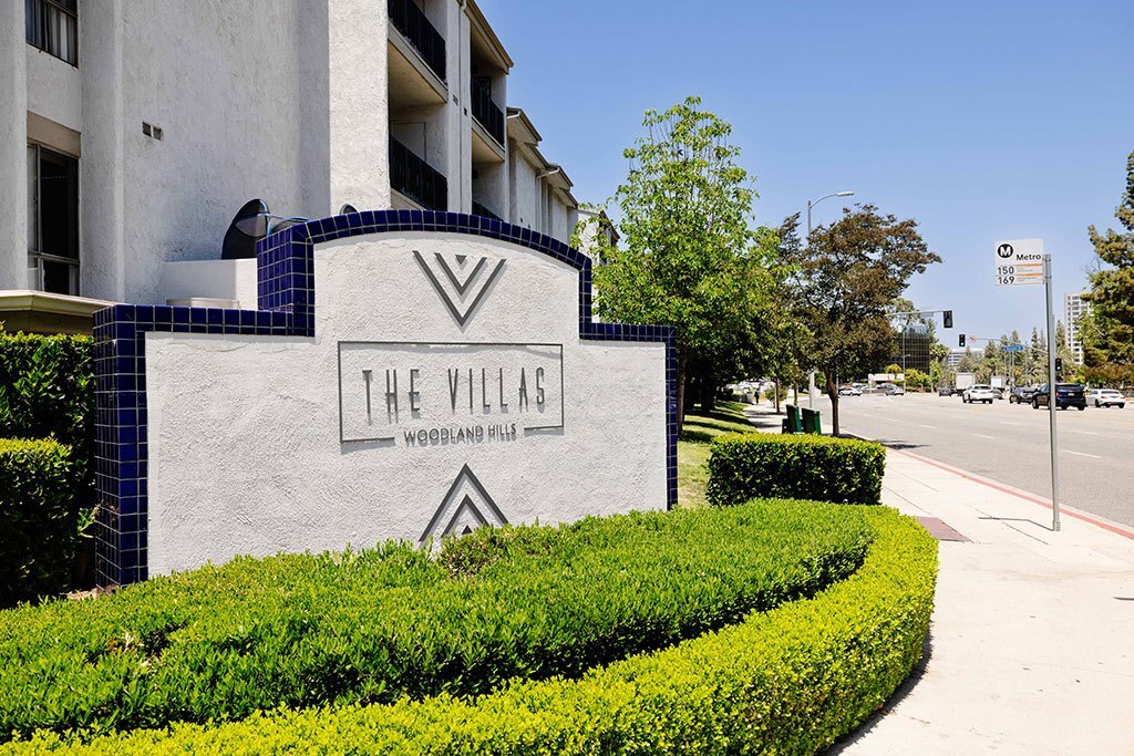 The Villas at Woodland Hills in Woodland Hills, CA - Building Photo