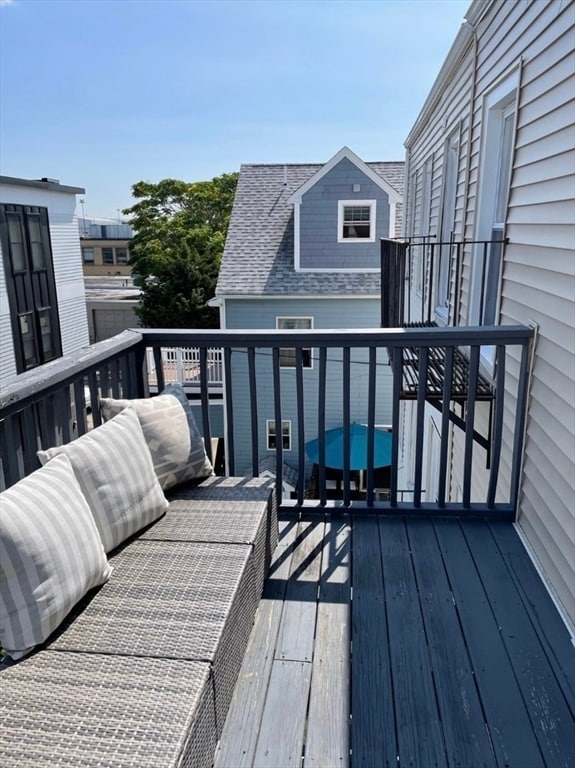 254 Everett St, Unit #3 in Boston, MA - Building Photo - Building Photo