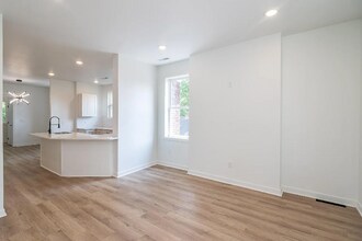 2328 St James Ave in Cincinnati, OH - Building Photo - Building Photo