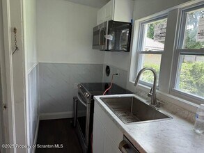 1008 Fisk St in Scranton, PA - Building Photo - Building Photo