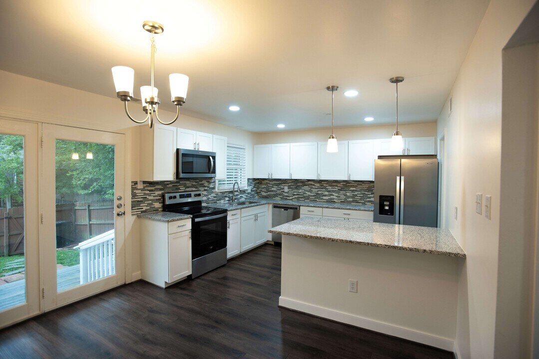 2109 Lauderdale Dr in Richmond, VA - Building Photo