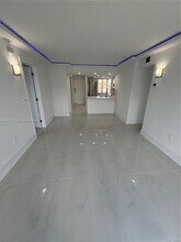 9915 W Okeechobee Rd, Unit 2-201 in Hialeah, FL - Foto de edificio - Building Photo