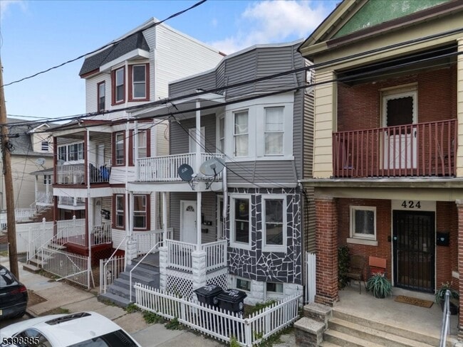422 Jelliff Ave in Newark, NJ - Foto de edificio - Building Photo