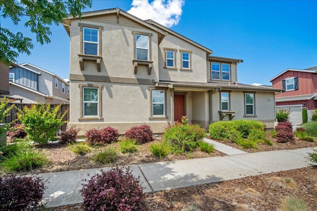4073 Gloster Way in Sacramento, CA - Building Photo