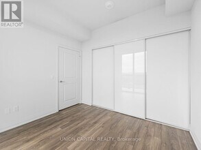 10-810 Meadowglen Pl in Toronto, ON - Building Photo - Building Photo