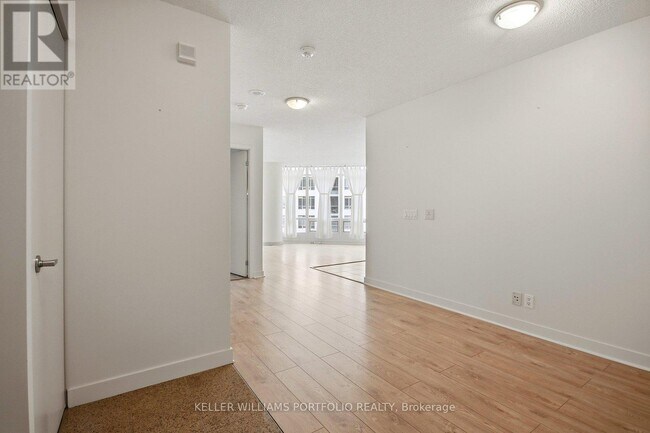 361 Front St W in Toronto, ON - Building Photo - Building Photo