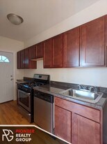 949 W Cornelia Ave, Unit 3A in Chicago, IL - Building Photo