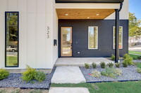 323 Alcalde St in Dallas, TX - Foto de edificio - Building Photo