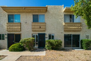 4600 N 68th St in Scottsdale, AZ - Building Photo