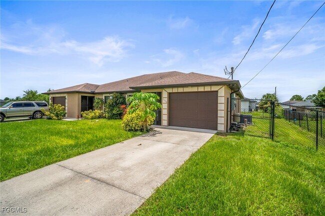 1530 Gretchen Ave S in Lehigh Acres, FL - Building Photo - Building Photo