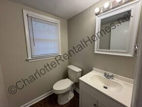 7201 Pathfinder Ct in Charlotte, NC - Building Photo - Building Photo