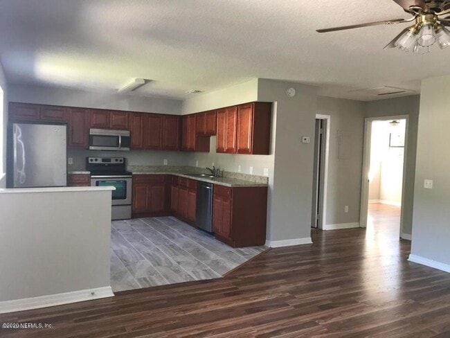 1055 STOCKS St in Atlantic Beach, FL - Building Photo - Building Photo