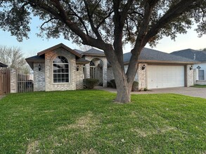 1803 Lemonwood Dr in Laredo, TX - Building Photo - Building Photo