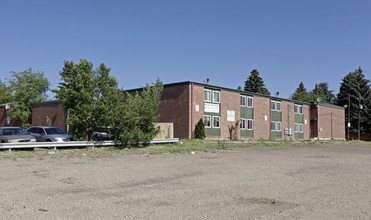 Aspen Apartments in Greeley, CO - Building Photo - Building Photo