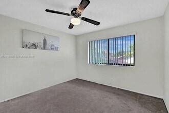 587 NW 38th Ave in Deerfield Beach, FL - Building Photo - Building Photo
