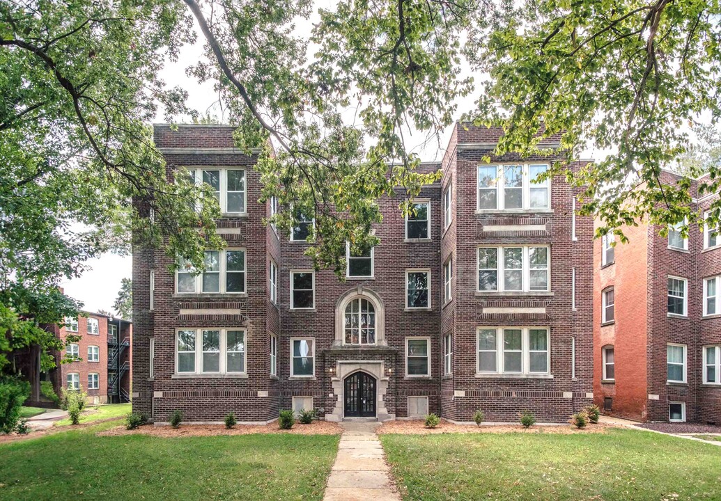 Fieldstone Flats 6660-6666 in University City, MO - Building Photo