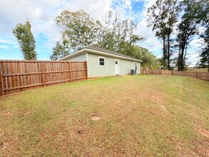 202 Ridge Ln in Lucedale, MS - Building Photo - Building Photo