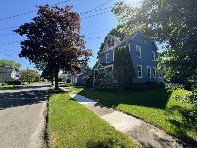 47 Reed St in Milford, CT - Building Photo - Building Photo