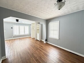 206 Kenoak Dr in Louisville, KY - Building Photo - Building Photo