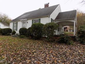 306 Walker St in Athens, TN - Building Photo - Building Photo