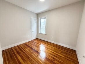 32 Raven St, Unit 2T in Boston, MA - Building Photo - Building Photo