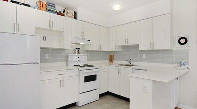 1952 Comox St in Vancouver, BC - Building Photo - Building Photo