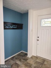 8221 White Stone Ln in Springfield, VA - Building Photo - Building Photo