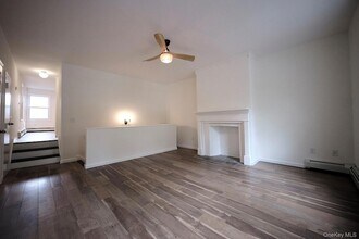 95 Liberty St, Unit 1 in Newburgh, NY - Foto de edificio - Building Photo