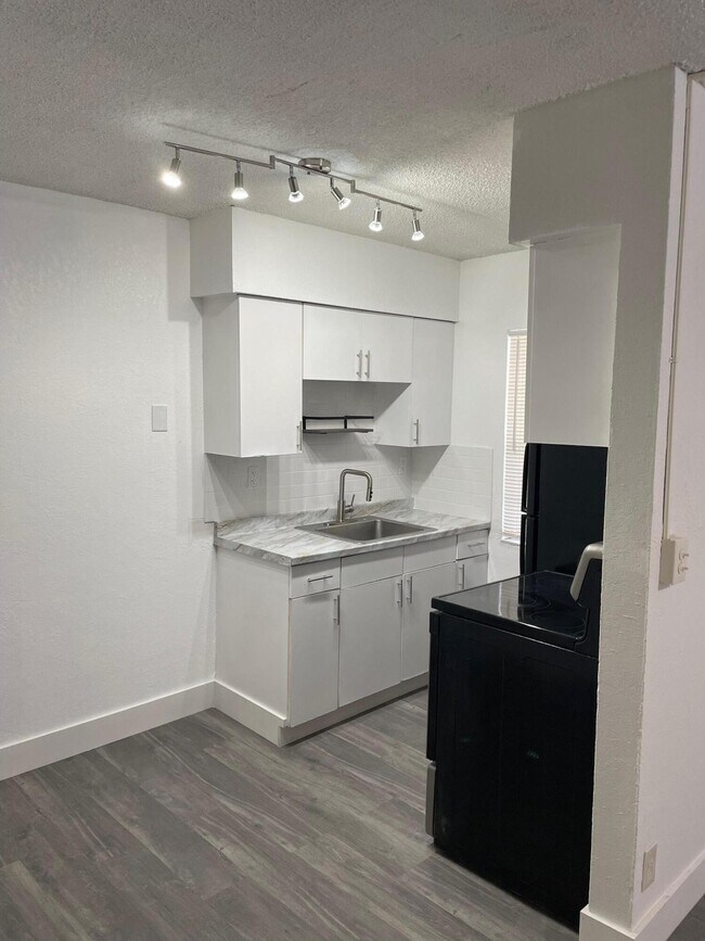 1450 SW 8th Ct in Fort Lauderdale, FL - Building Photo - Building Photo