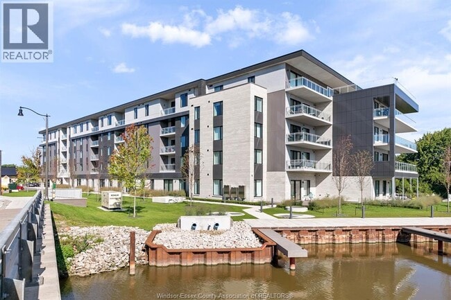 14400 Tecumseh Rd E in Tecumseh, ON - Building Photo - Building Photo