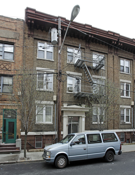 6014 Fillmore Pl in West New York, NJ - Building Photo