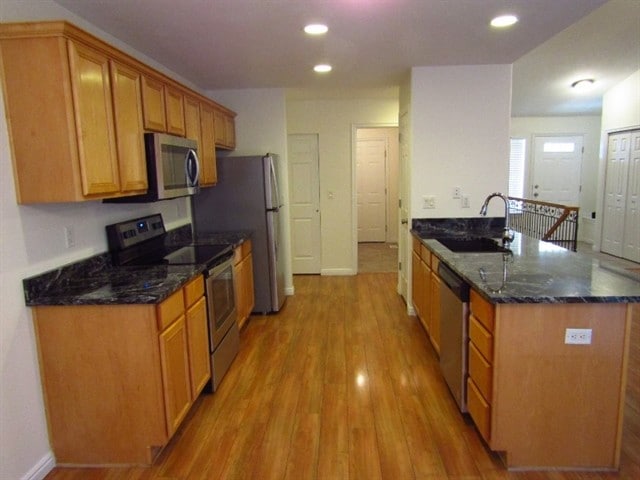 6955 Jordan Cl Cir in West Jordan, UT - Foto de edificio - Building Photo